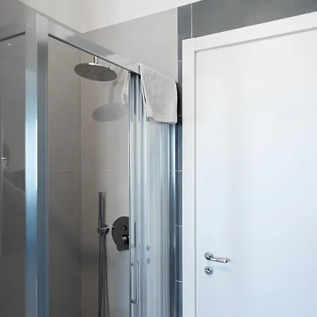 Elegante Bilocale In Corso Lodi/brenta Apartmán