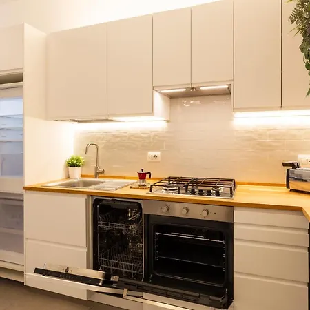 Brenta Floor - Mm3 Yellow Line *