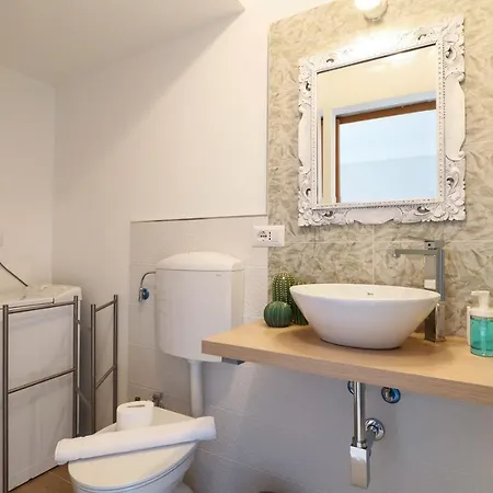 Apartament Primopiano - Meda 6