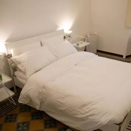 The Reef- Beautiful Renovated 2-bedroom * Милан