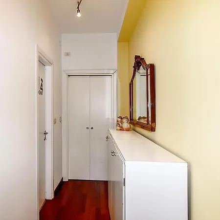 Apartment Casa Kandinsky - 10 Minuti Da Aeroporto Di Linate Milan