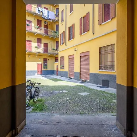 Apartment {corso Sempione - Citylife} - Wi-fi / Netflix /mm5 Milan