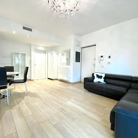 Apartment Mpm - Belinzaghi 5 6 Pax *