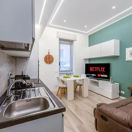 Linate Airport Elegant Suite,tram 1 Minute Away Apartmán