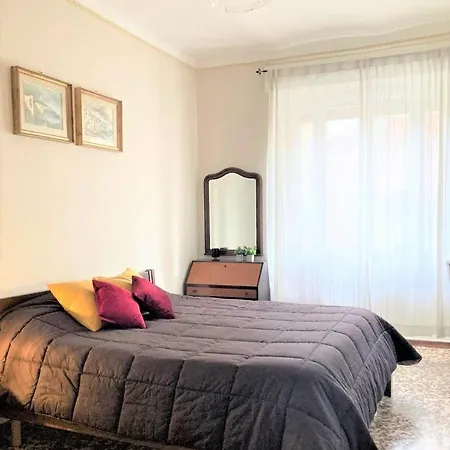 Oxilia Near To Red Subway * Milan