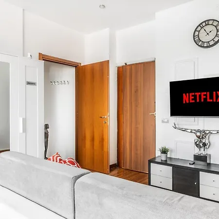 'tribal House' Sansiro-rhofiera-duomo Apartmán *