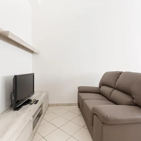 Ripamonti Budget With Small Balcony Appartamento Milano