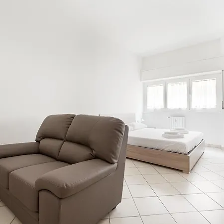 Ripamonti Budget With Small Balcony * Milano