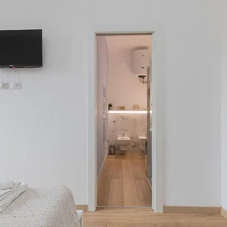 Daire Ihost Flat - Monza 20 *