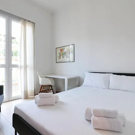Contempora - 2-beds, 2 Baths With Balcony - Guastalla Apartamento Milão