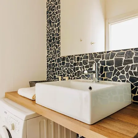 18 Minuti Dal Duomo, Soffitto Con Nuvole Colorate, Favoloso E Accogliente Con Wifi, Netlifx Per 4 Persone *