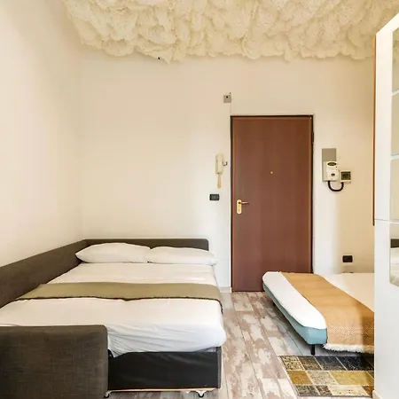 18 Minuti Dal Duomo, Soffitto Con Nuvole Colorate, Favoloso E Accogliente Con Wifi, Netlifx Per 4 Persone * Μιλάνο