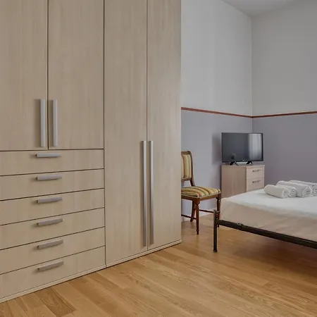 Joivy Lovely Apt, Easy Access To Centre Milão