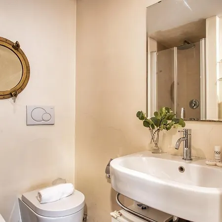 Joivy Tasteful Flat Near Centre Apartment