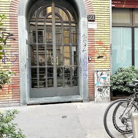 Small House Near The Station Milan