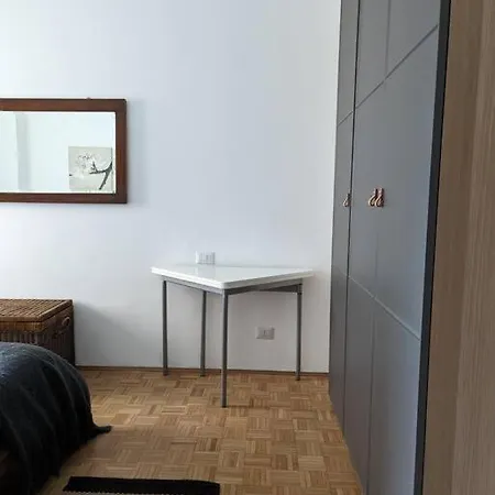 Διαμέρισμα Modern And Comfortable Near The Subway