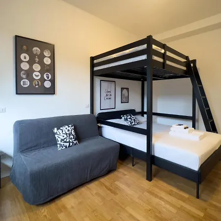 Celentano 25 - Meti Apartment *