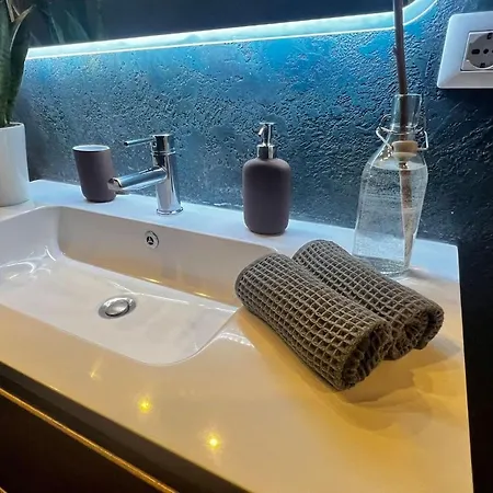 Prestigioso Trilocale Sui Navigli Con A/c & Wi-fi شقة *