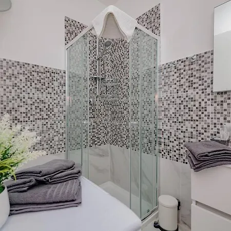 Wonderful - Isola District Apartment