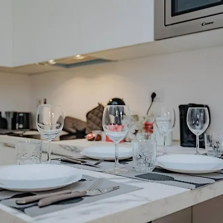 Wonderful - Isola District Apartment *