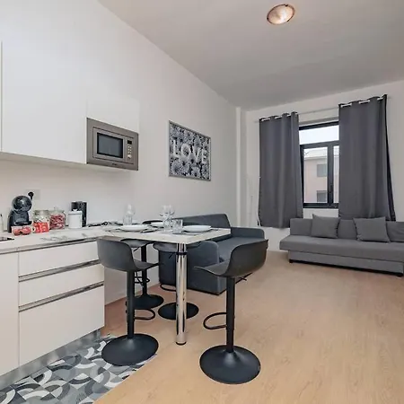 Wonderful - Isola District Apartment