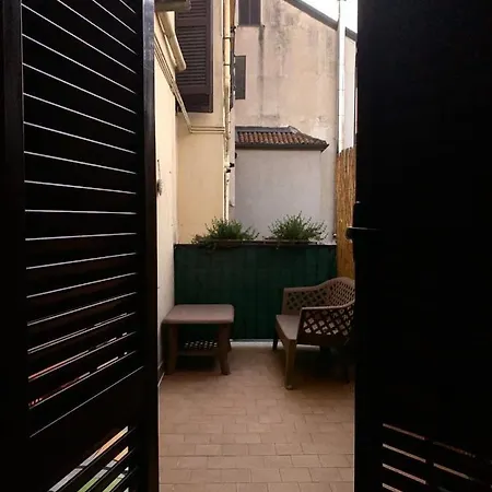 Pretty Little Milano