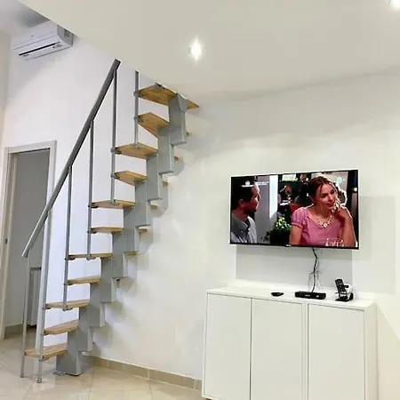 Апартаменты Veridia House 15 Min Metro Dal Duomo