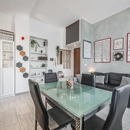 Apartman Nolo's Nest - Close To Station