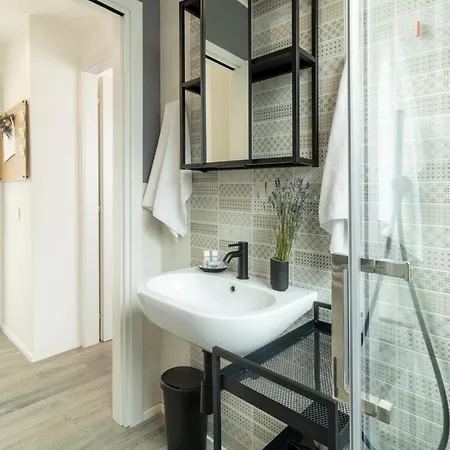 Navigli - Chic And Sophisticated In Milánó