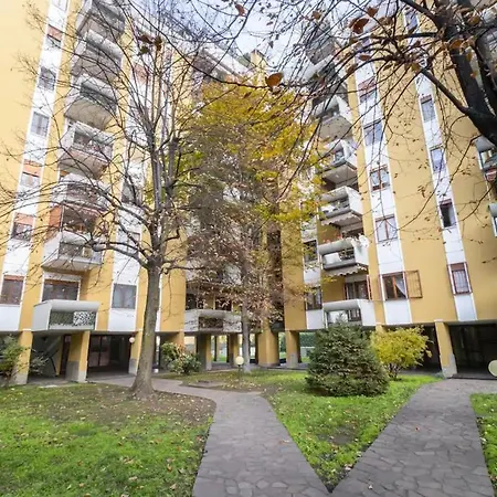 Apartment Moncler House Navigli Mailand