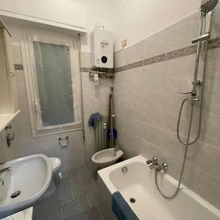 Sunny -entire Center- 24h Check-in