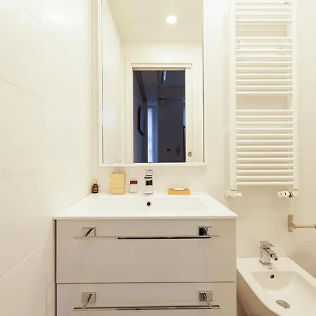 Guesthost - Cosy And Quiet In Milan