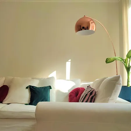 Elegante Nel Quartiere Isola Apartment *