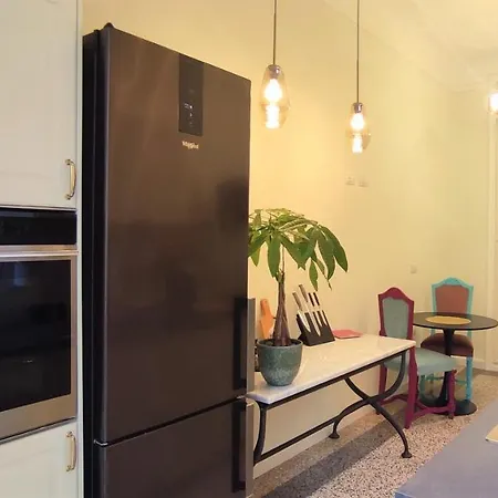 Elegante Nel Quartiere Isola Apartment *