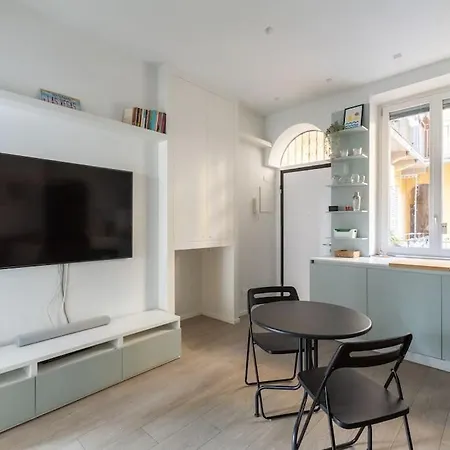 Cozy Apartment: Fioravanti12