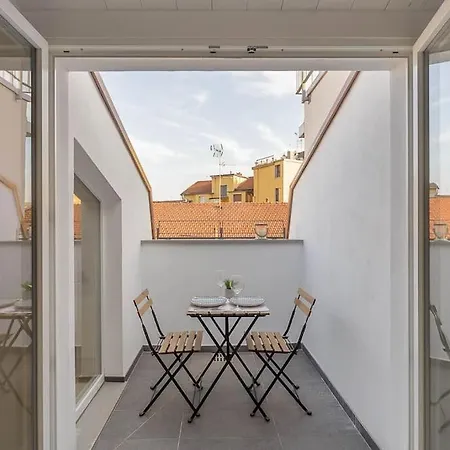 Apartment Duomo 10min ☆☆☆☆☆ Shopping&relax Ac Wifi Balcony Milan