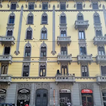 Duomo 10min ☆☆☆☆☆ Shopping&relax Ac Wifi Balcony