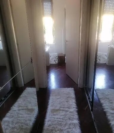 1 10 Min Walking From Isola Bed and breakfast
