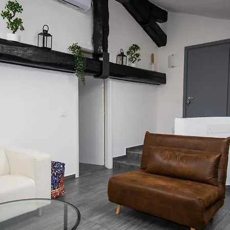 Hosting Dreams Attics - Duomo Apartman *