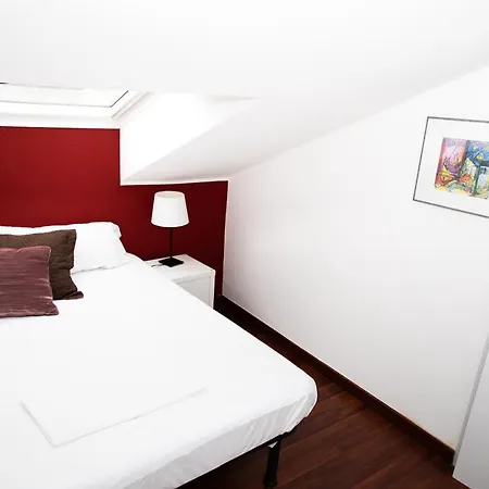 Hosting Dreams Attics - Duomo Apartman Milánó