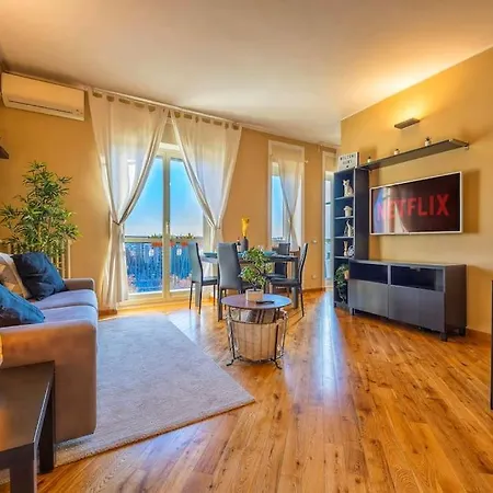 Appartamento Sunny & Updated Flat With Panoramic View 50m From M4 Stop