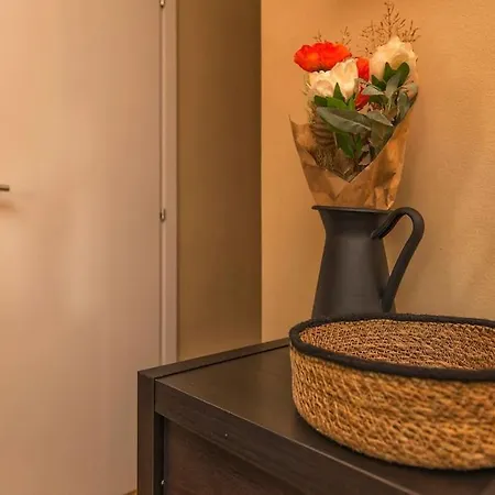 דירה Sunny & Updated Flat With Panoramic View 50m From M4 Stop *