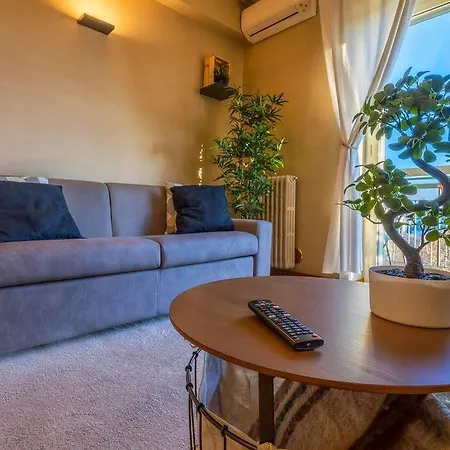 Sunny & Updated Flat With Panoramic View 50m From M4 Stop * Milano