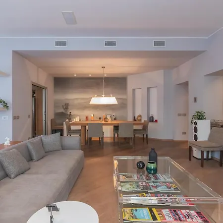 Ihost Luxury Center - Bellini 4 Hotel *