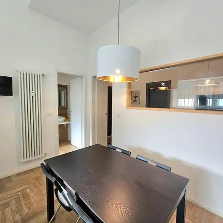 Grazioso Bilocale Ristrutturato Vicino Stazione/metro Apartament