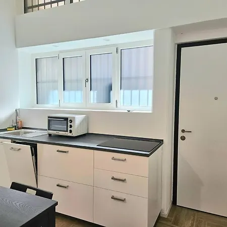 Grazioso Bilocale Ristrutturato Vicino Stazione/metro Appartement *