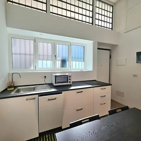 Grazioso Bilocale Ristrutturato Vicino Stazione/metro *