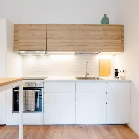 Luxury 1 Bedroom Apartment, Close To San Siro, Fiera And 10 Min Metro To Duomo * Milan