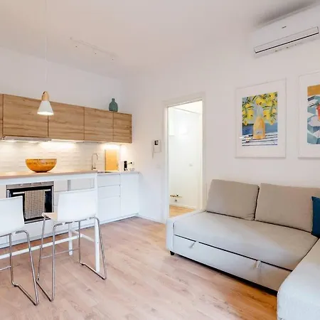 Luxury 1 Bedroom Apartment, Close To San Siro, Fiera And 10 Min Metro To Duomo Apartment