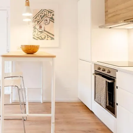 Apartment Luxury 1 Bedroom Apartment, Close To San Siro, Fiera And 10 Min Metro To Duomo Milan
